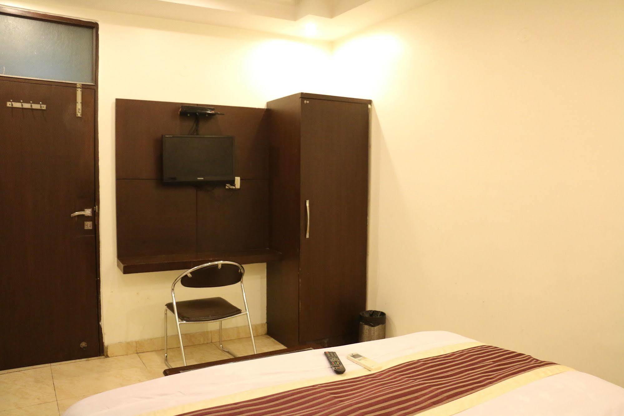 Hotel Seven Seas Inn Nowe Delhi Zewnętrze zdjęcie